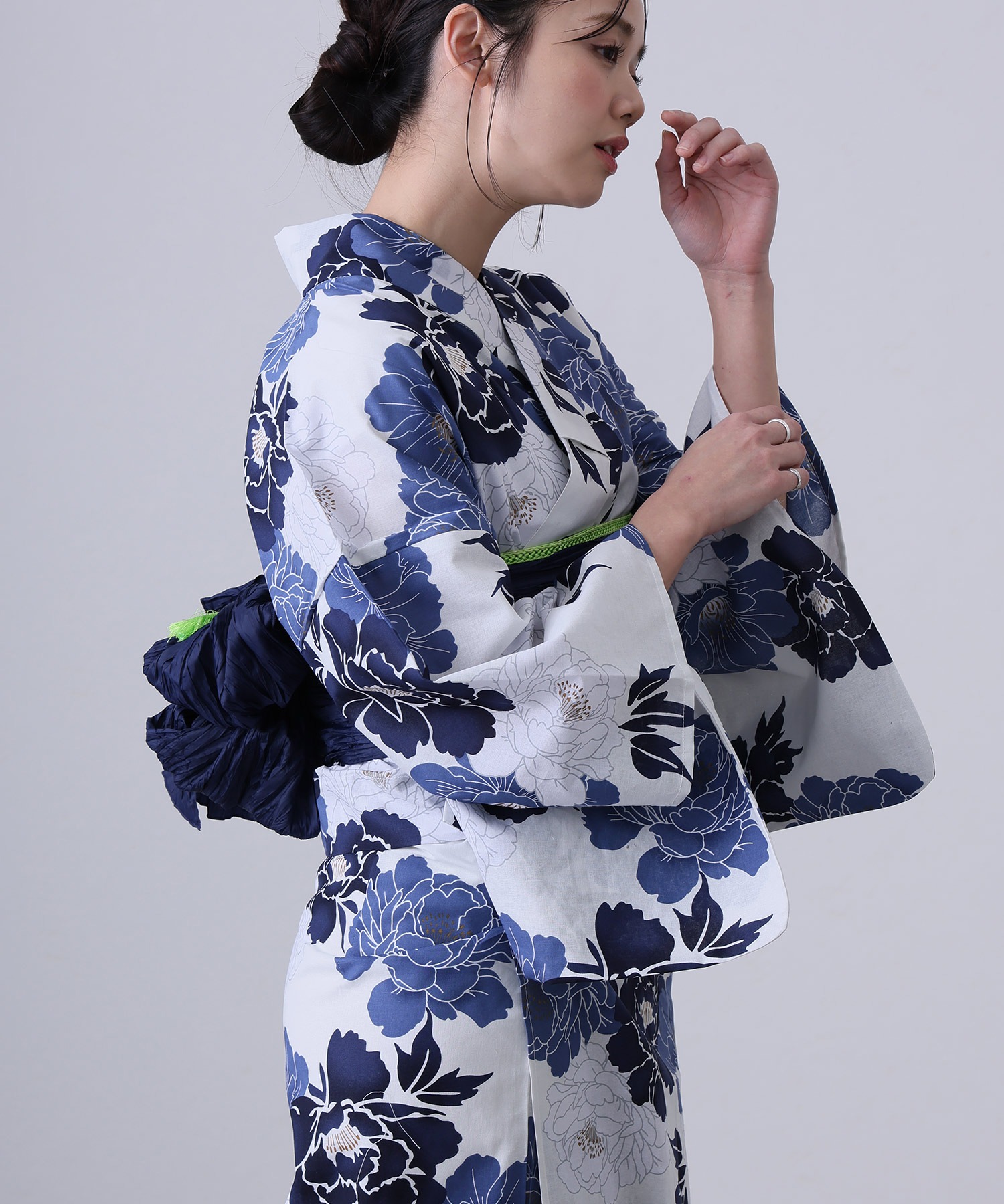 伝統的な浴衣着物綿麻素材ガールズドレス夏2026エスニック婦 - Ethnic Clothing & Online Fashion Store Khaadi Pk のレビューと価格