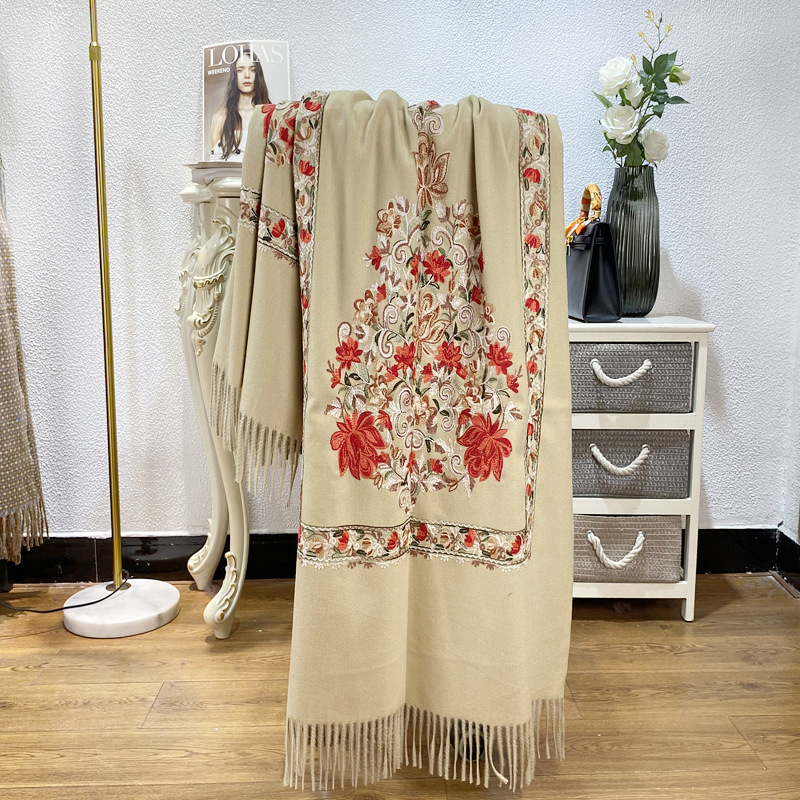 レディース新作、エスニック調のショール、花柄カシミヤスカーフ - Ethnic Fashion Brands のレビューと価格